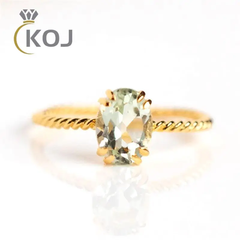 

Женское кольцо из серебра 925 пробы с зеленым овальным драгоценным камнем