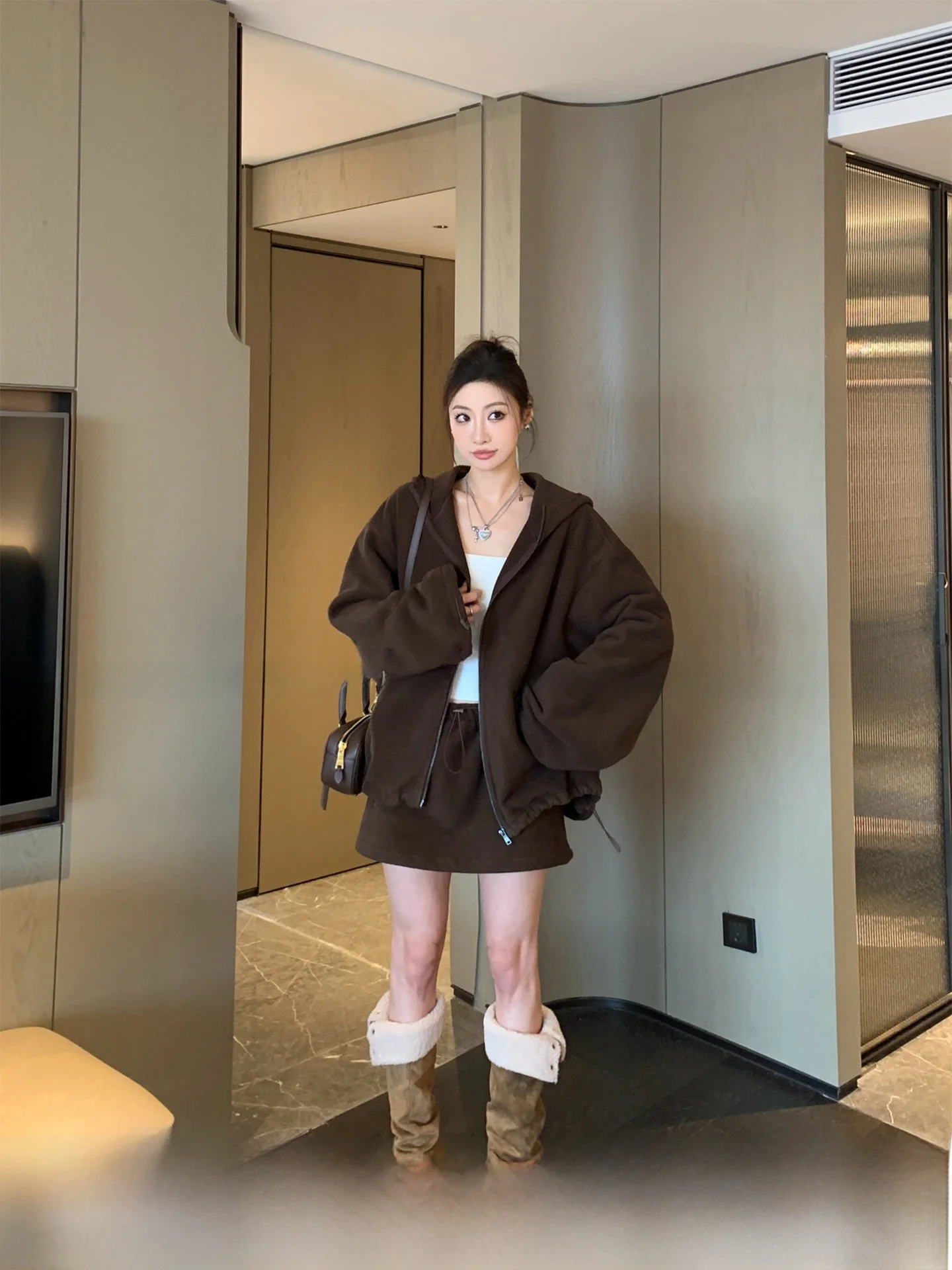 

Комплект из верхней одежды и юбки серии GV Big Brother Barn Miu: повседневный, с эффектом вельвета, для зимы, женская мода