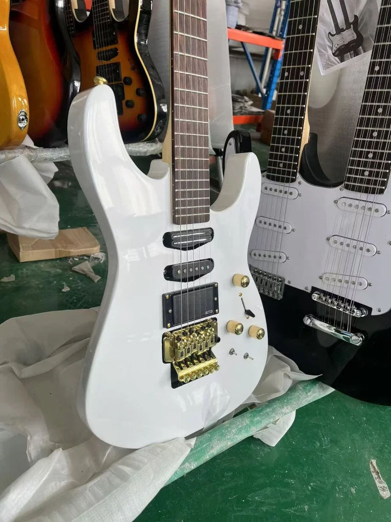 

High quality 6-string electric guitar,Rose wood fingerboard 24 products,Gold hardware,Floyd rose bridge,Free delivery