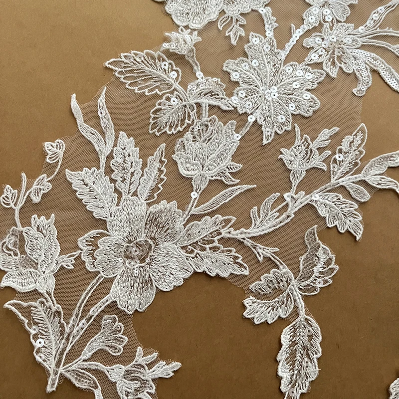 Spitzenbesetzte Blumen für Hochzeitskleider, Schuhe, Kopfschmuck, DIY-Nähzubehör, Weiß, Groß, 64x36cm, 2 Stück, 1 Paar – Detail 6