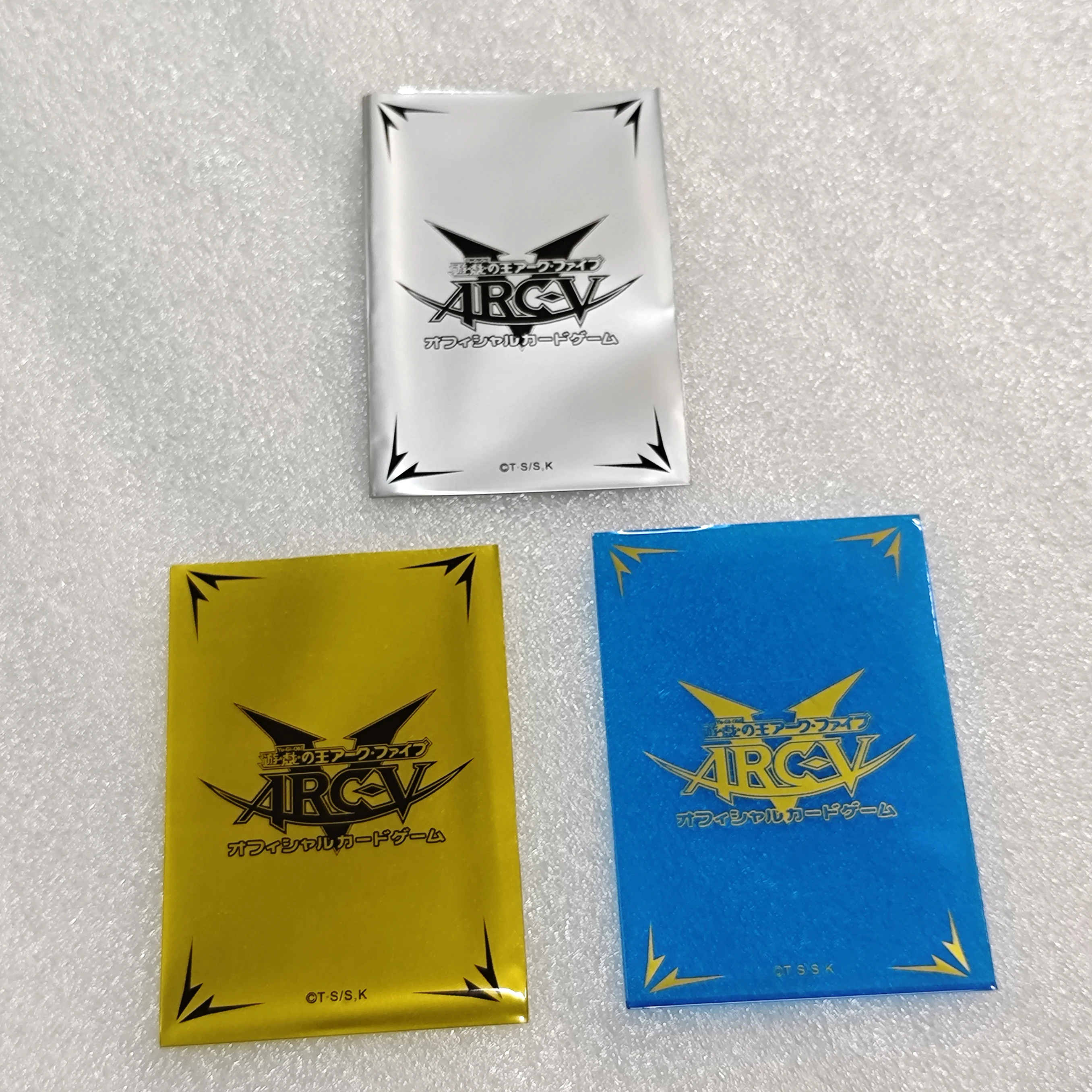 50 قطعة/الحزمة حافظة بطاقات Yugioh ARCV Yu-Gi-Oh! حافظة حماية لبطاقات التداول OCG TCG شحن مجاني