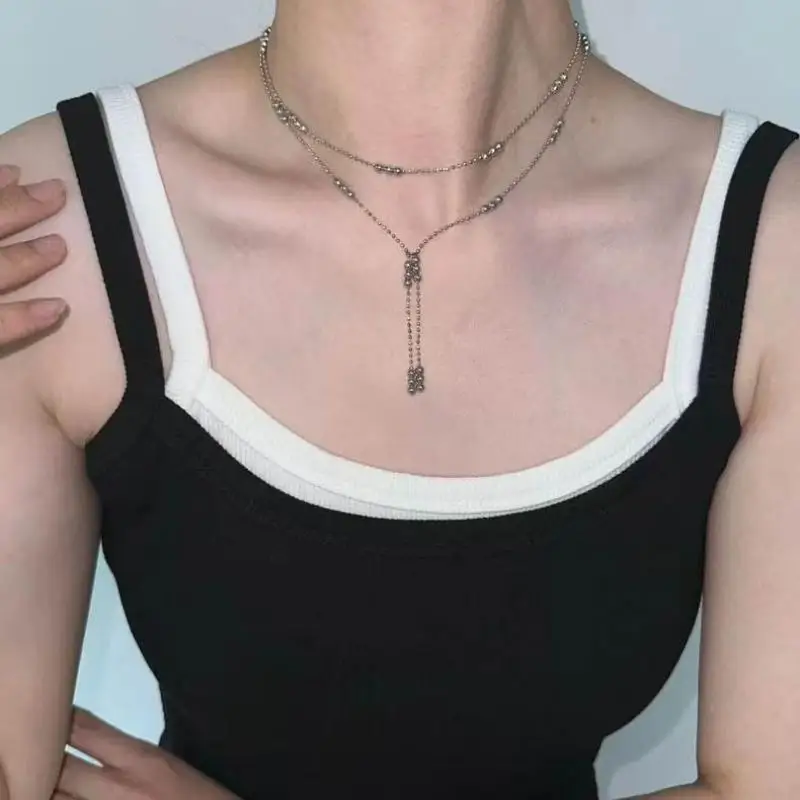 Collana di perline color argento a doppio strato Collana semplice a catena sottile Girocollo Perline rotonde Nappe Catena alla clavicola Gioielli da donna