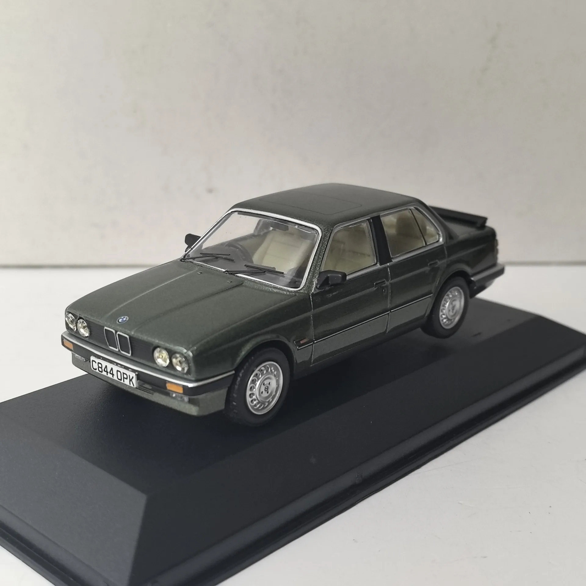 

Diecast CORGI 1/43 Scale BMW E30 323i Alloy Car Model Collectible Toy Gift Souvenir Display Ornament