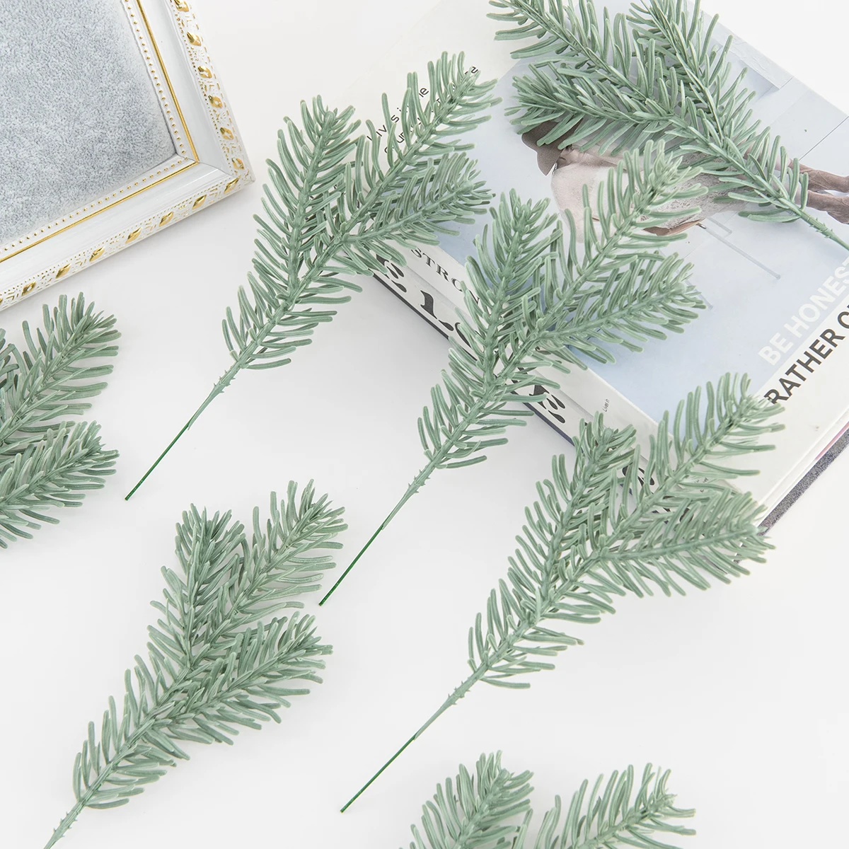 

5PCS/10PCS Christmas pine needles Artificial plastic plantdecor home festival Outdoor Garden Christmas tree wreath accessories