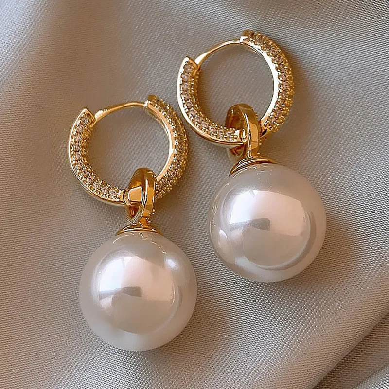 Pendientes de perlas - Pendientes de alta gama para mujer con diseño único y pequeños pufs de circonita microincrustados personalizados