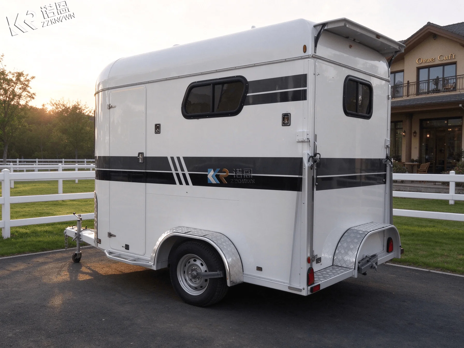 Portable Horse Trailer For Equestrian Travel Horse Transport Trailer With Convenient Loading Features