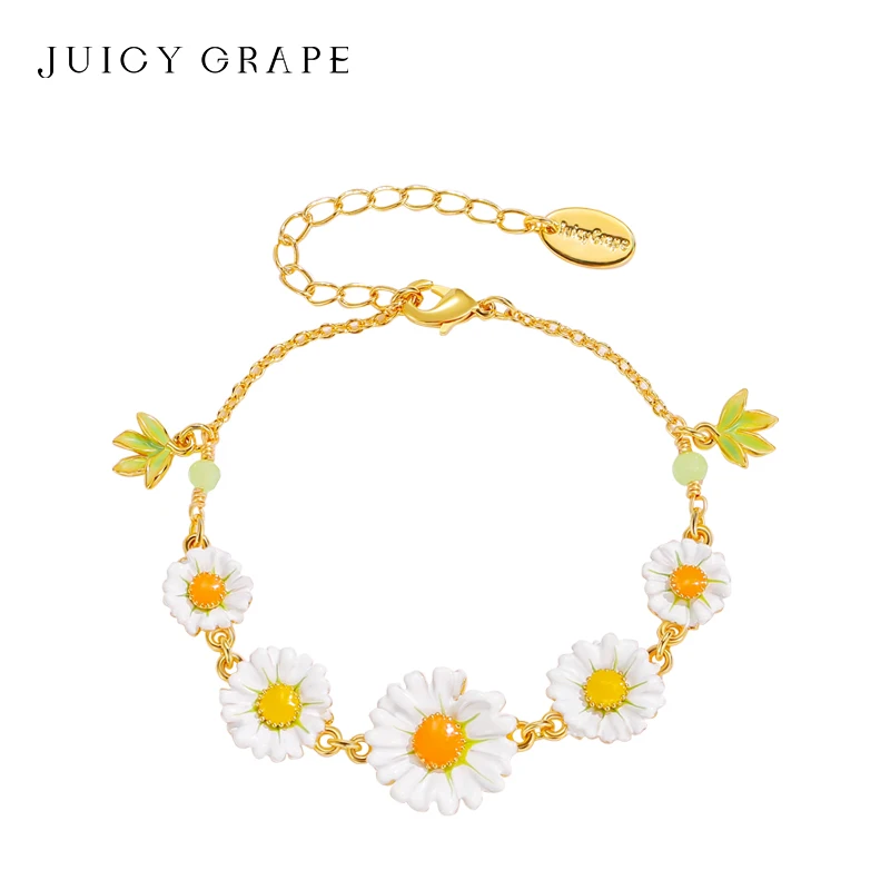 

Juicy Grape White Daisy Bracelet for Women Handmade Enamel Flower Bracelet 18K Gold Plated Delicate Daisy Bracelet Birthday Gift