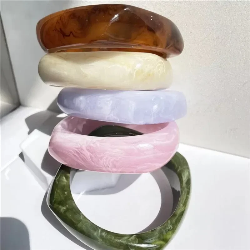 

Hot Selling Girls Marble Pattern Resin Bangles Personalized Irregular Round Square Thicken Acrylic Bracelets Bangles for Women