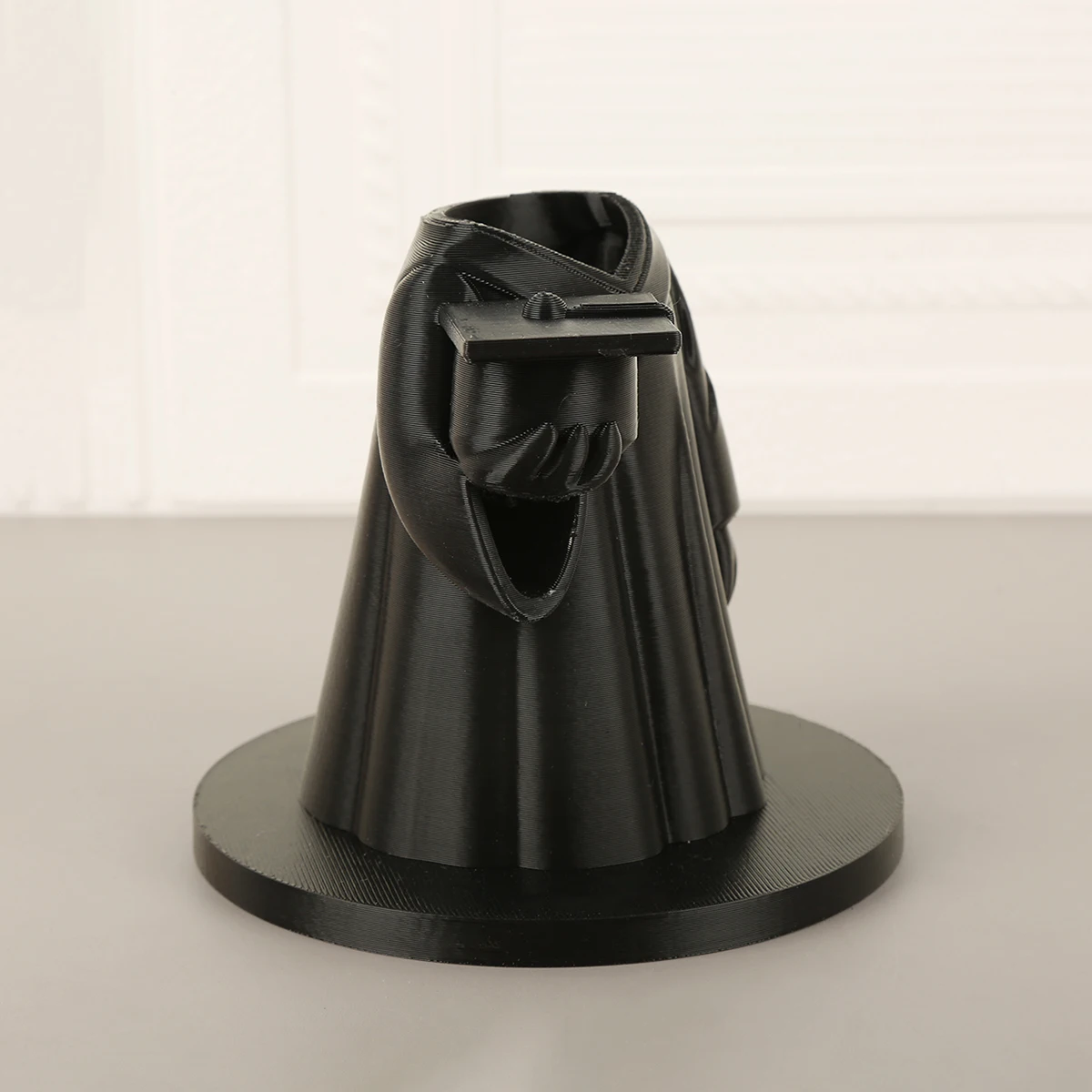 Cross‑border Mysterious Black Gown Graduate Pencil Holder Faceless Desktop Storage Figurine Funny Office Stationery Decor