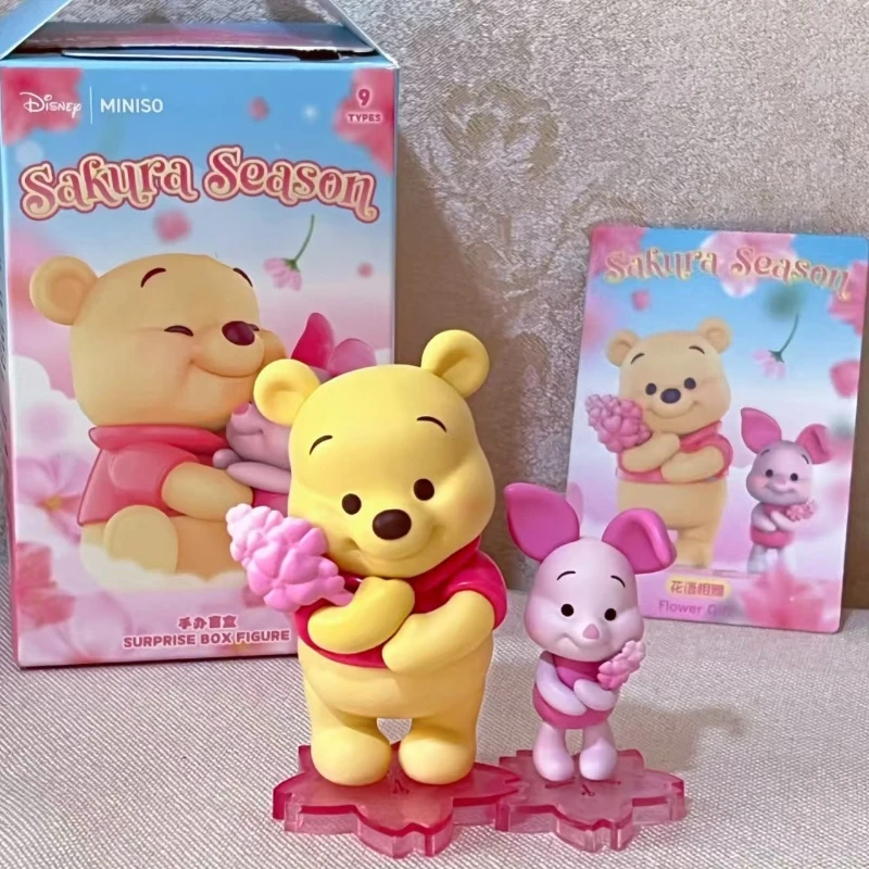 Miniso Pooh Bear Puff Honey Resmi Asli dalam Kotak Buta Musim Semi, Figur Mainan Hiasan Meja, Hadiah Liburan, Anime Perimeter