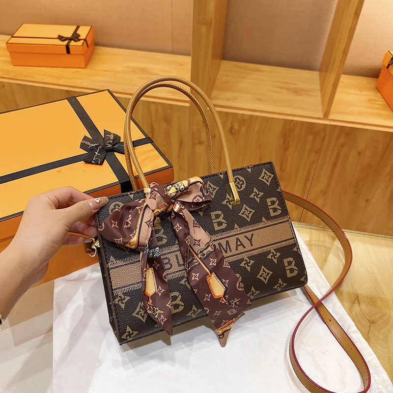 

​​Essential Chic Female Bag Handbag Compact Crossbody Bag Core Styling For Everyday Excellence​​