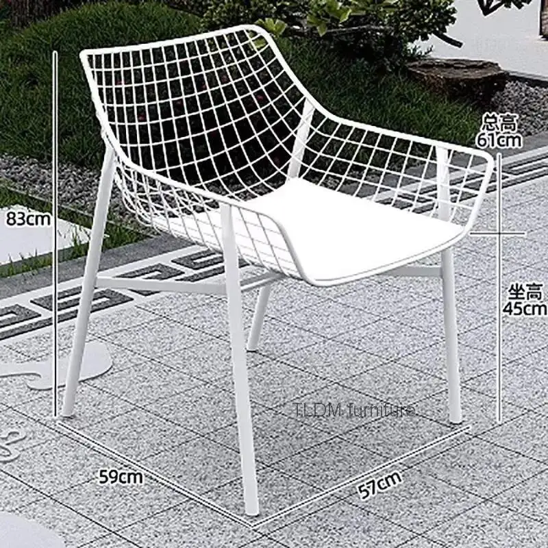 Koffie Eenvoudig tuinmeubilair voor achterwinkel Moderne holle stoelen Creatief commercieel metalen meubilair voor buitendak