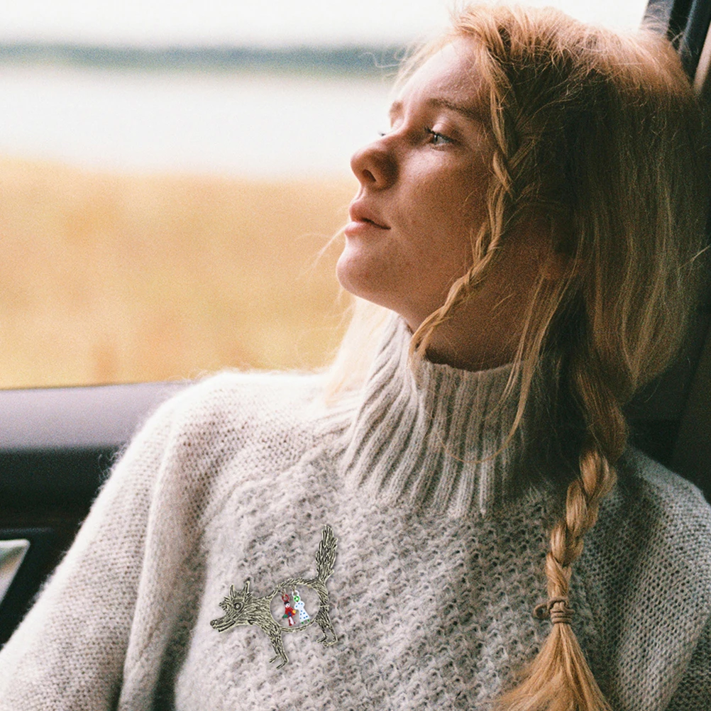 

2pcs Hollow Wolf Brooch Pin Vintage Animal Lapel Jewelry For Women Clothing Coat Cardigan Decor Zinc Alloy Scarf Shawl Clip