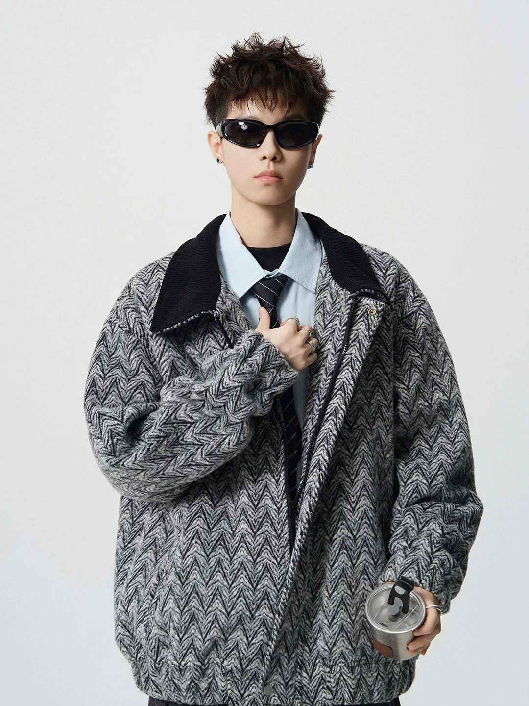 

Мужская шерстяная куртка в американском ретро-стиле, коричневая, осенне-зимняя, с контрастным воротником, приталенная, молодежный тренд