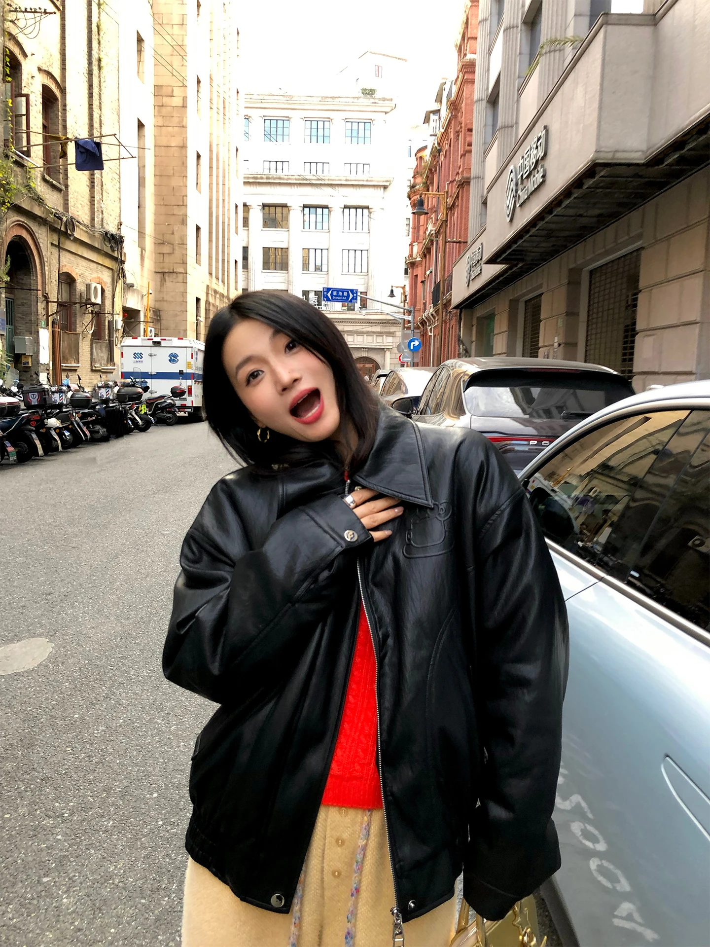 

Модная женская кожаная куртка с хлопковыми вставками, свободного кроя, в повседневном стиле, с длинными рукавами, на молнии, ветрозащитная, модная верхняя одежда