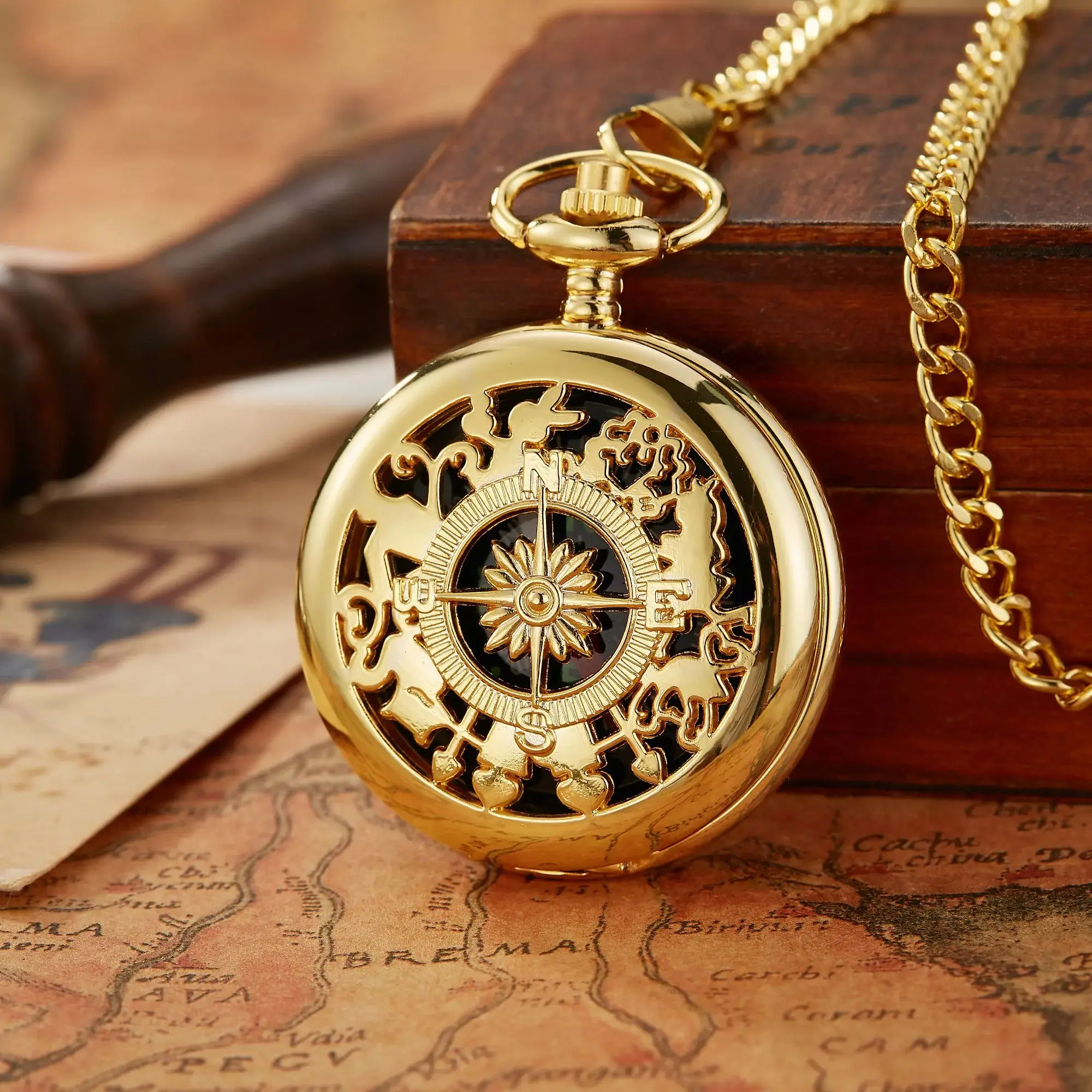 Creative Compass Pocket Watch Hollowed Out Classic Flip Compass Outdoor Hiking Chain Pendant Men Women Pocket Watch Reloj