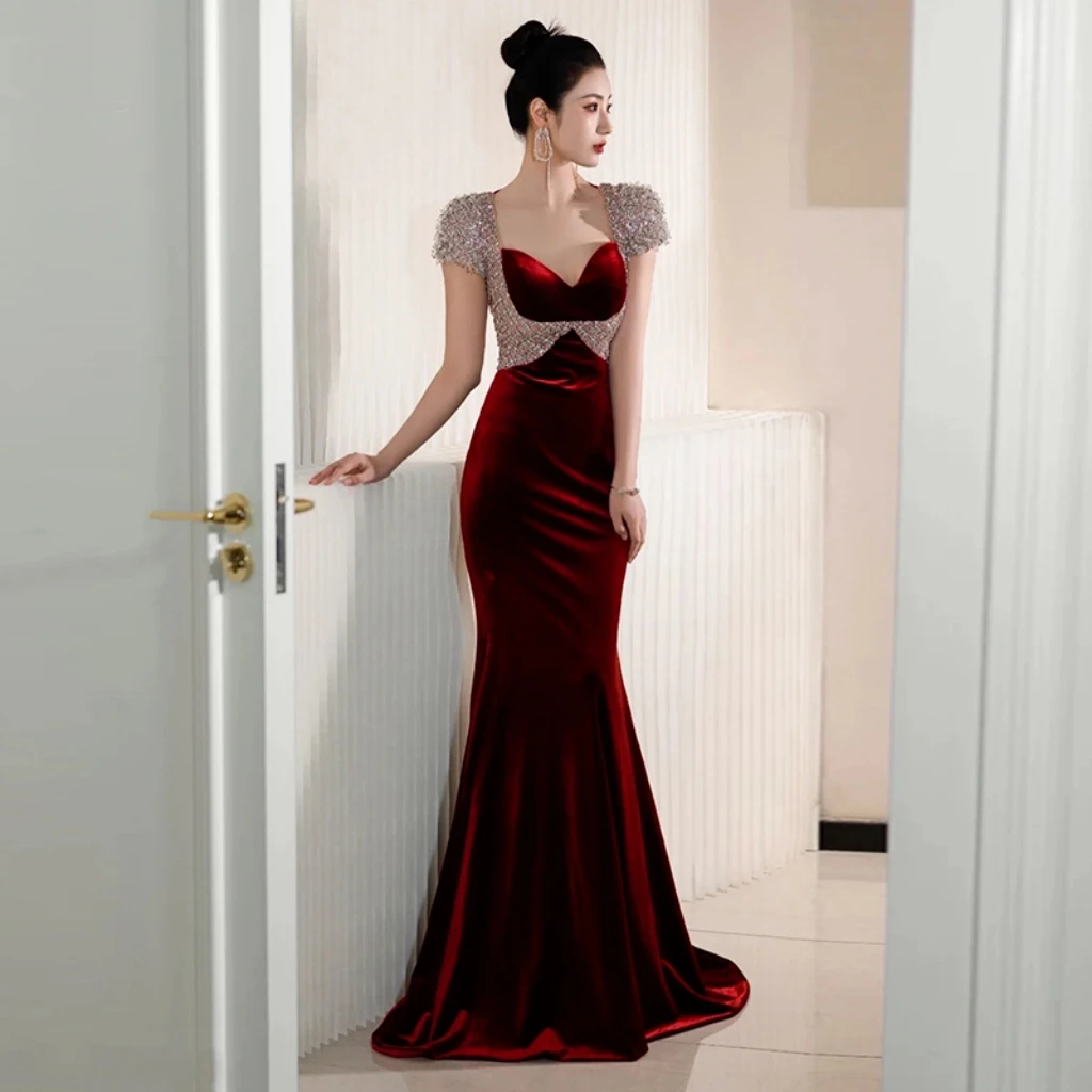 Wine Red Velvet French Celebrity Dresses Backless Short Sleeves Mermaid Floor Length Party New Senior Luxury Prom Gowns