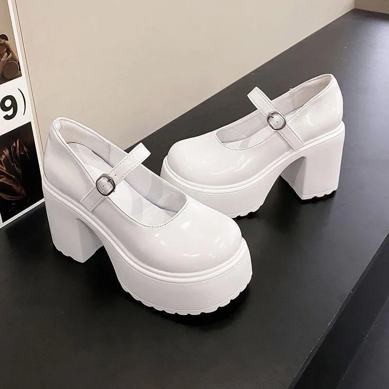 Białe bardzo wysokie obcasy Mary Jane Buty dla kobiet Skóra lakierowana Chunky Platforma Czółenka Kobieta Gothic Buckle Strap Lolita Shoes