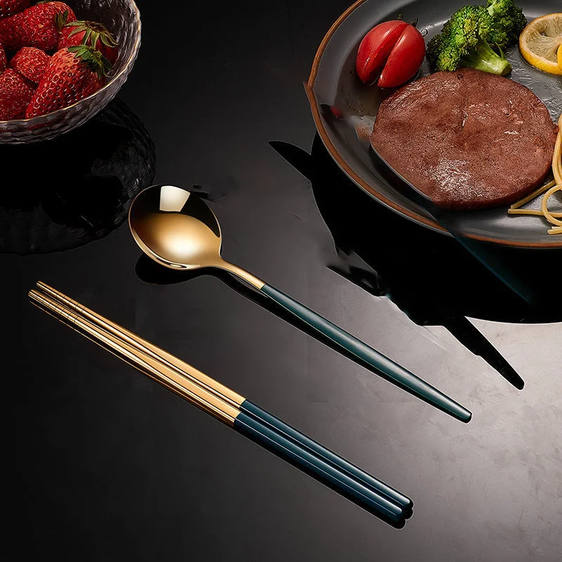 

4pcs Household Black Gold Cutlery Set Chopsticks Spoon Green Gold Stainless Steel Dinnerware Set Luxury Tableware Set
