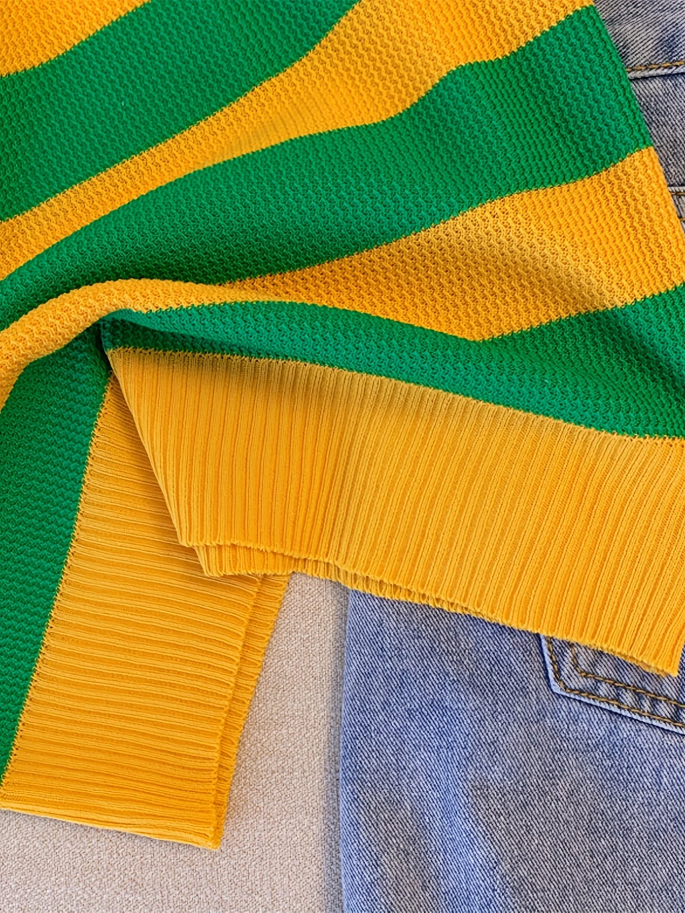 Pull imprimé rayé à col en V pour femme, haut en fibre élastique, documents night, glakn, printemps, été, 2024