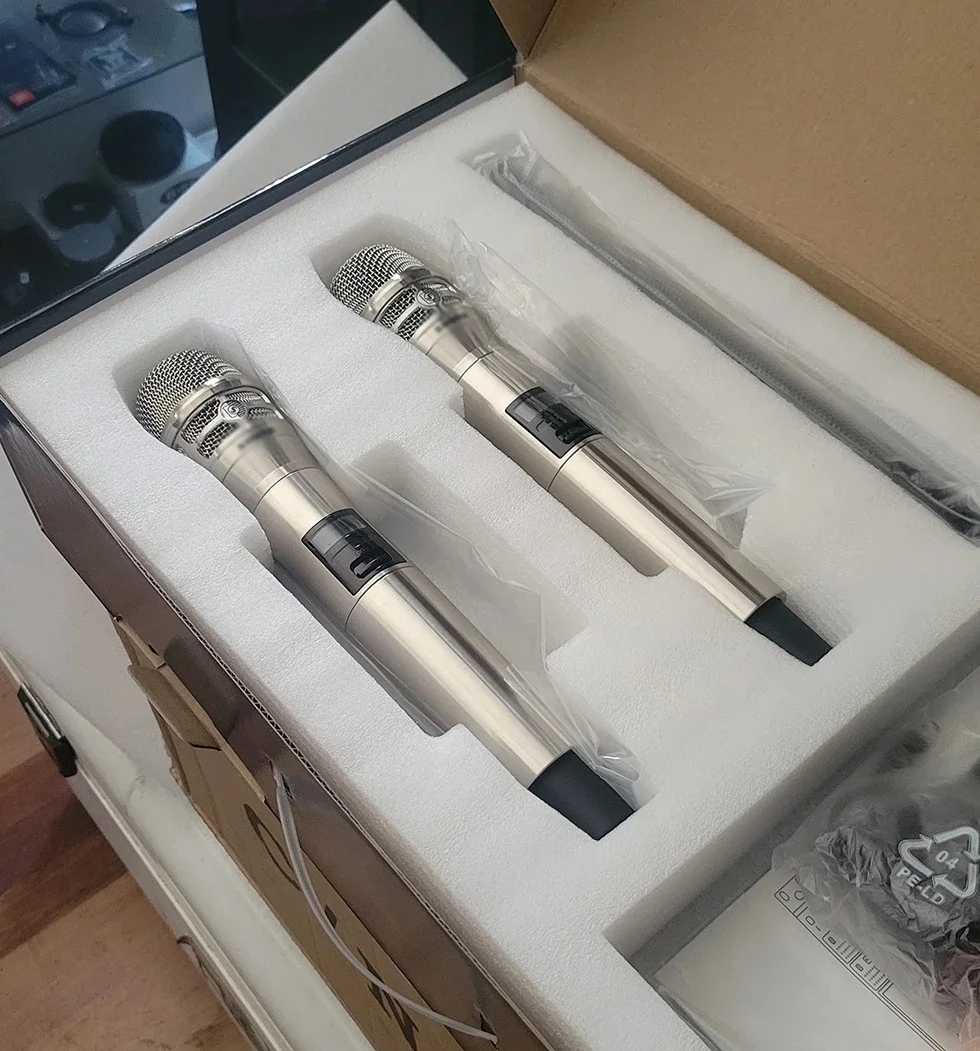 

AD4D 2 Channel Dual UHF True Diversity Digital Professional Wireless Karaoke Mic Metal Silver Mic With KSM8 For Performance