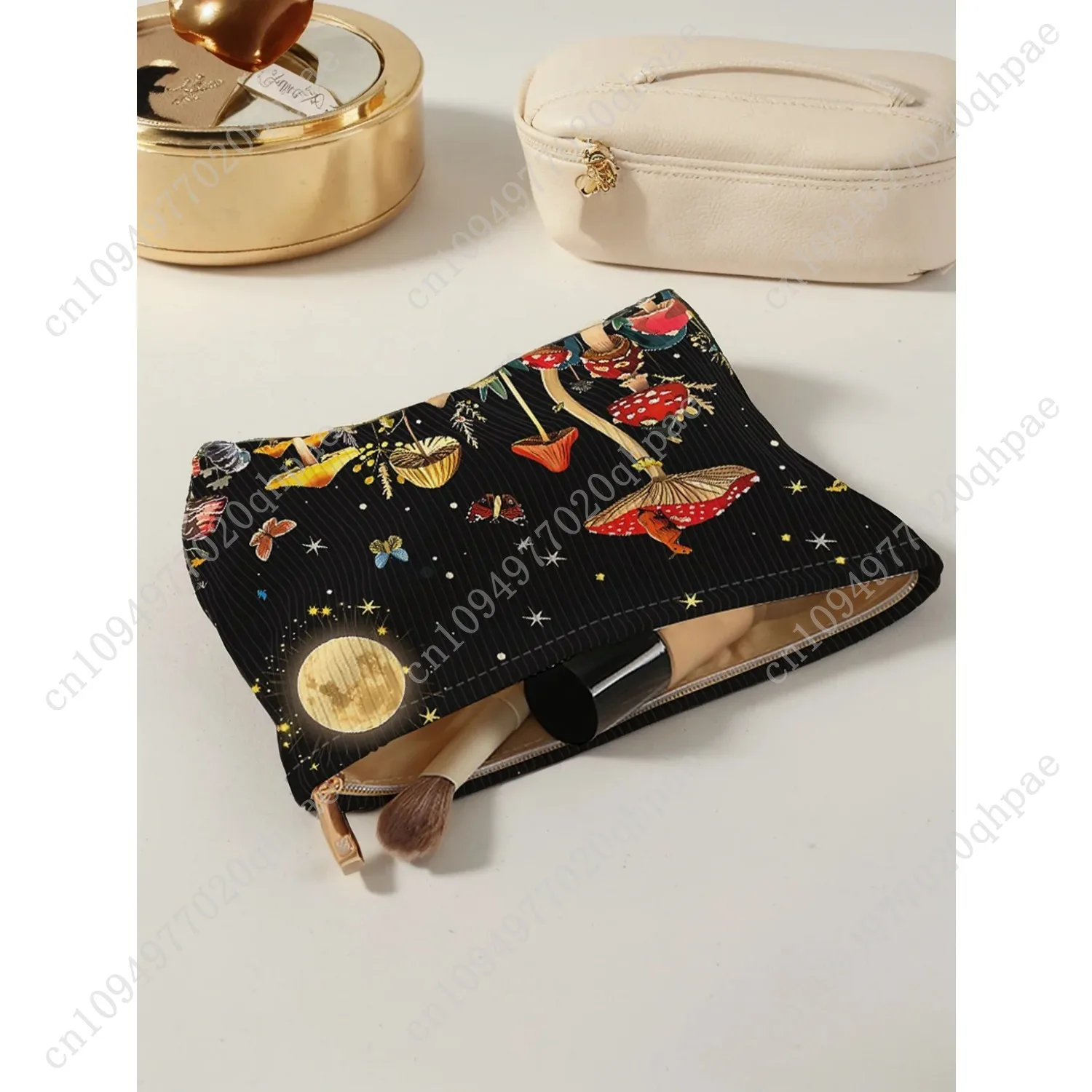 قطعة واحدة، حقيبة مكياج بسحاب على شكل غابة الفطر، حقيبة تخزين مكياج خفيفة الوزن ومتعددة الوظائف