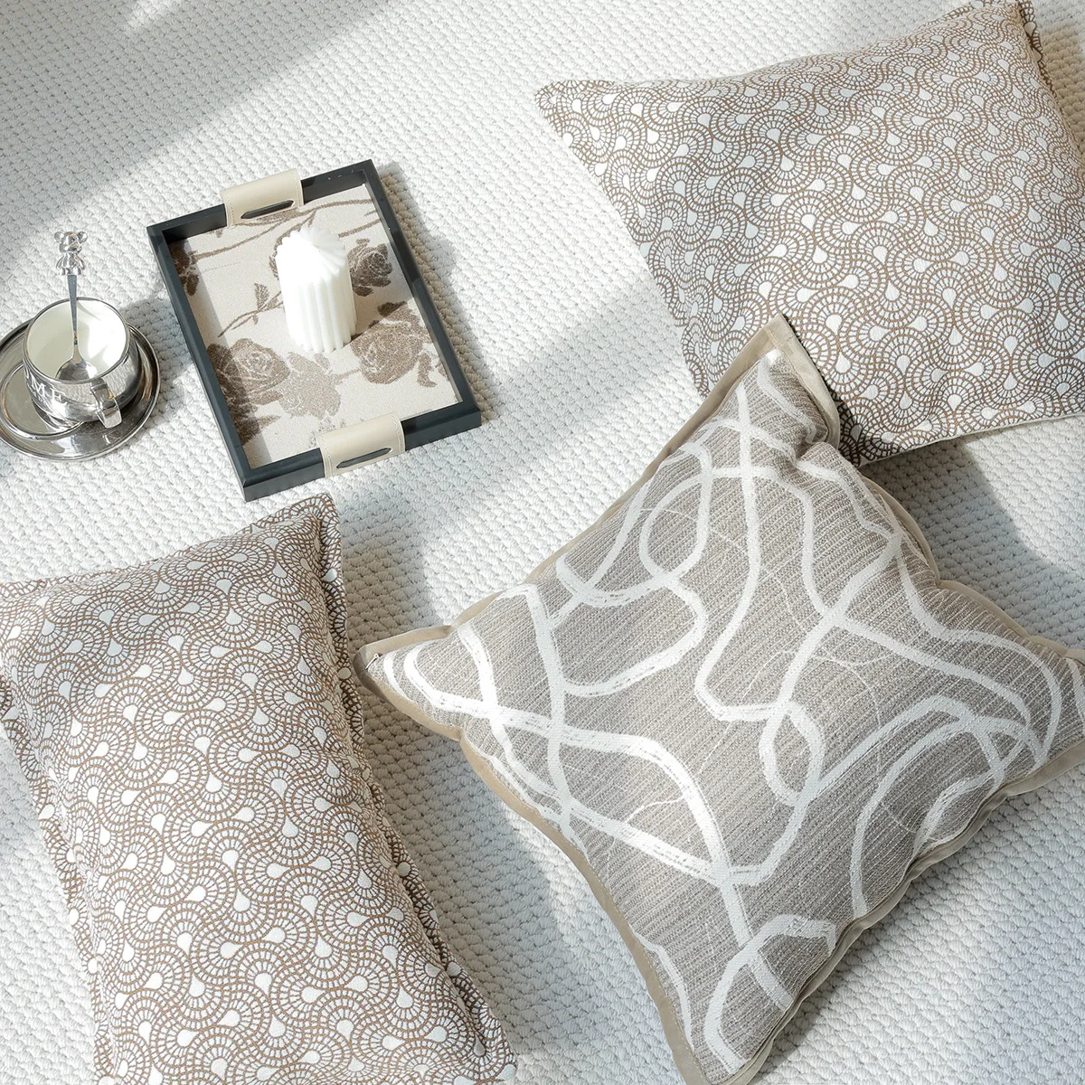 Luxurious Chenille Cushion Case Premium Mocha Pillow Cover for Sofa Decor Home Modern Irregular Line Jacquard Cushion Cover