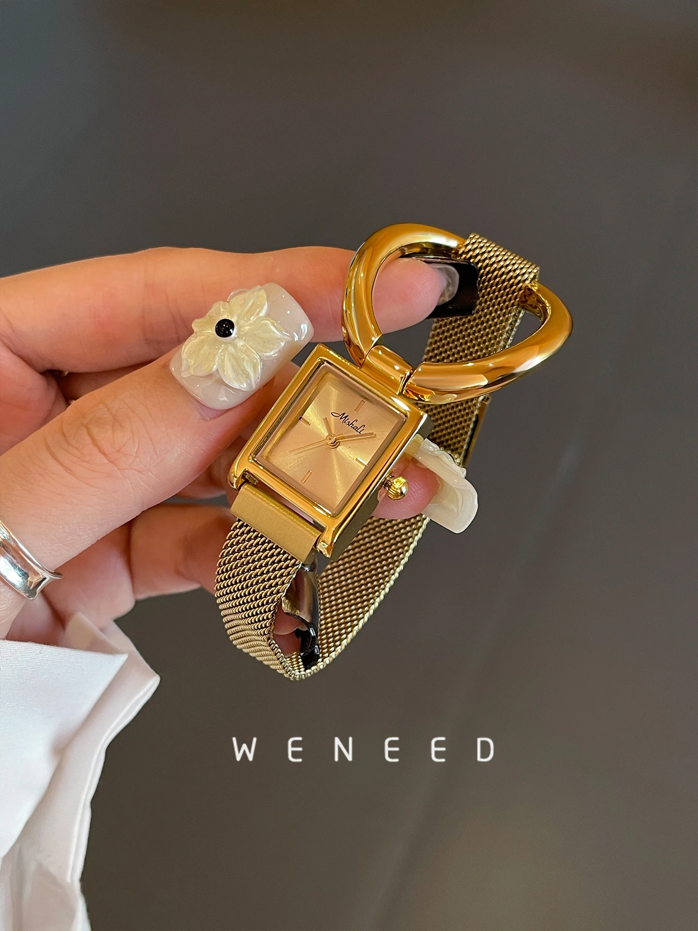 ساعة نسائية فاخرة مربعة الشكل، تصميم جديد 2026، ساعة نسائية بحزام من الفولاذ المقاوم للصدأ، ساعة عالية الجودة. #4