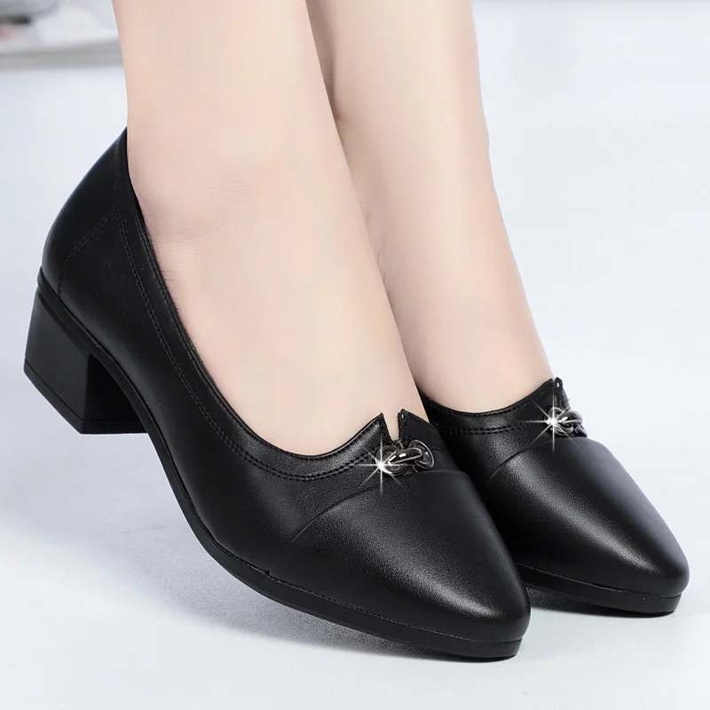 

Spring All-Match Fashion Women Pointed Toe Low-heeled Leather Shoes Solid Slip on Casual Soft Comfort Non-slip Mom Shoes