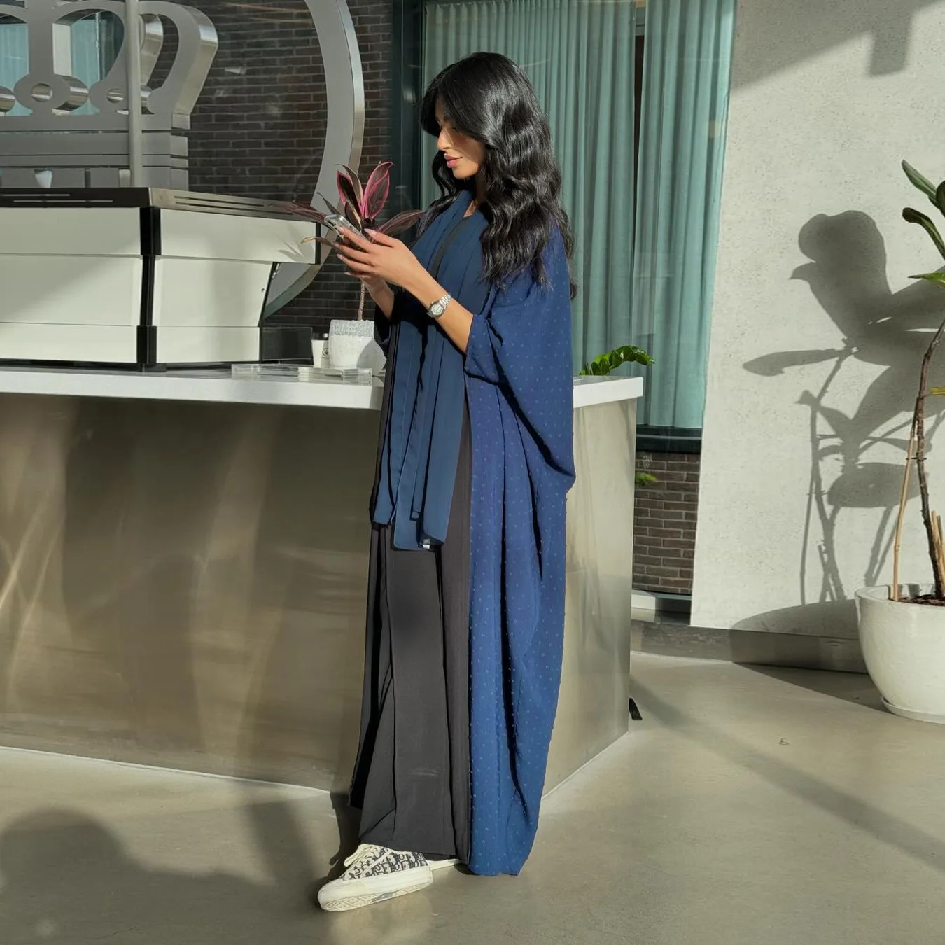 Neu eingetroffen: OEM, neueste Kaftan-Abayas, Dubai, arabische Designs, 2025, verifizierter Verkäufer, schwarze, schicke Abaya-Balle