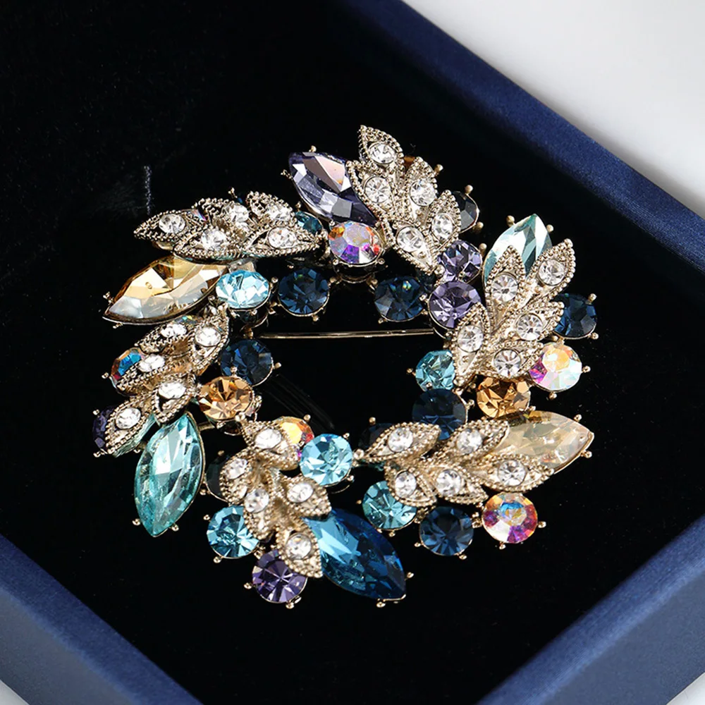 Elegant Bauhinia Garland Brooch Rhinestone Floral Badge Women‘s Clothes Coat Accessories Jewelry Lapel Pins Mother's Day Gifts