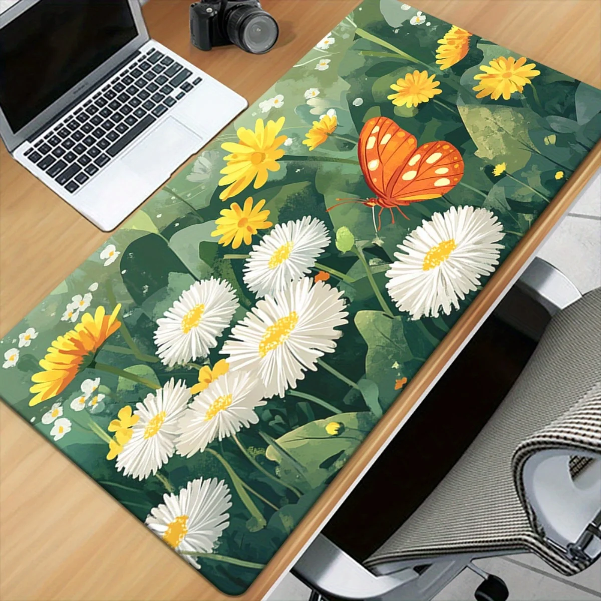 1 Buah Mousepad XXL Motif Bunga Aster dengan Kupu-kupu Cetak HD - Alas Meja Bermotif Bunga yang Cerah untuk Gamer & Penggunaan Kantor, Alas Karet Anti Selip, Halus