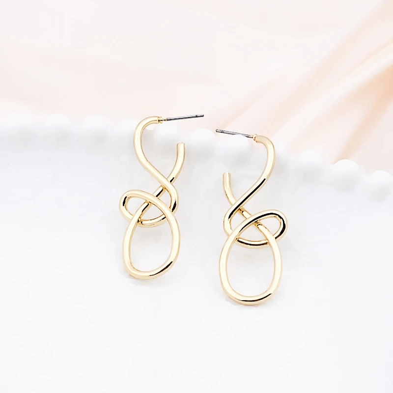 Hollow Knitted Women\'s Dangle Earrings Gold Color Metal Twist Lucky Number Punk Personality Ear Jewelry aretes de mujer