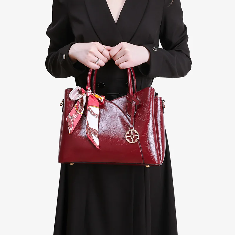 

High-end texture red tote bag women2025New Bride Wedding Bag New Style Handbag Mom Bag Trendy