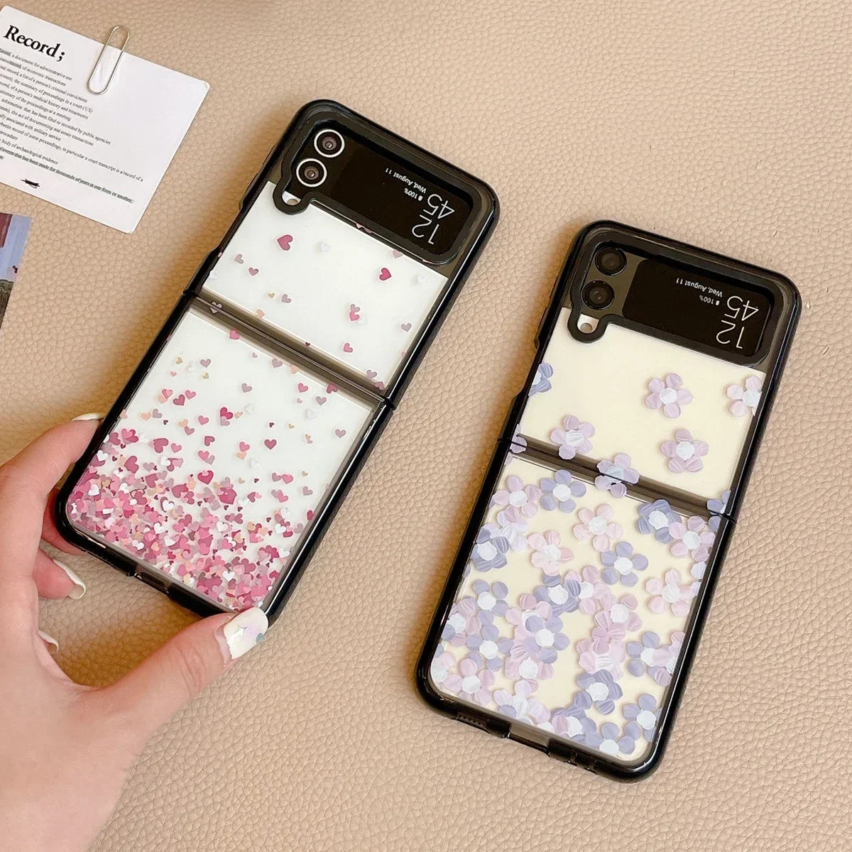 

Acrylic Black Border Flowers Hearts Phone Case for Samsung Galaxy Z Flip 5 4 3 Back Cover for ZFlip4 ZFlip5 Hard Case Shell