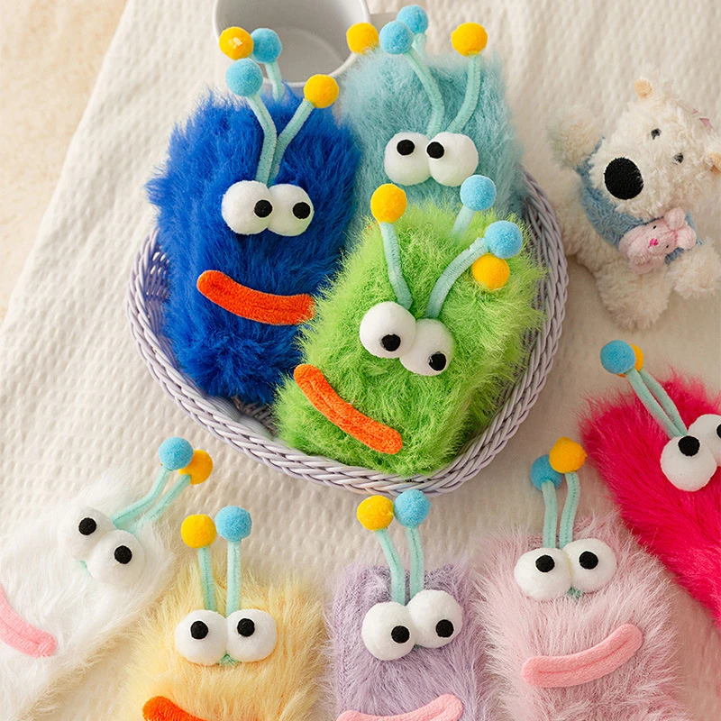 2 أزواج مضحك الوحش الجوارب الشتاء النساء الدافئة المرجان الصوف جوارب يمكن السير بها على الأرض زوجين النوم جورب جوارب غامضة الأخضر عيد الميلاد جوارب #3