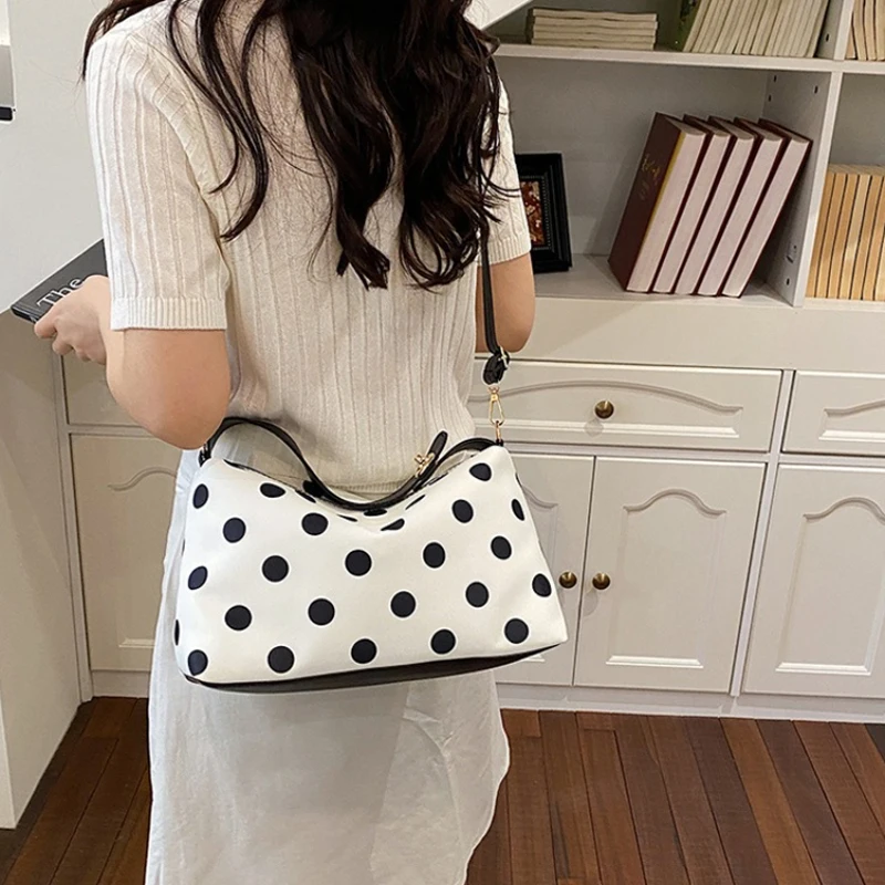 Koreanische Umhängetasche mit Polka Dots, leichte Damen-Umhängetasche, vielseitige, lässige Colorblock-Handtasche für den Arbeitsweg, Reißverschluss – Detail 20