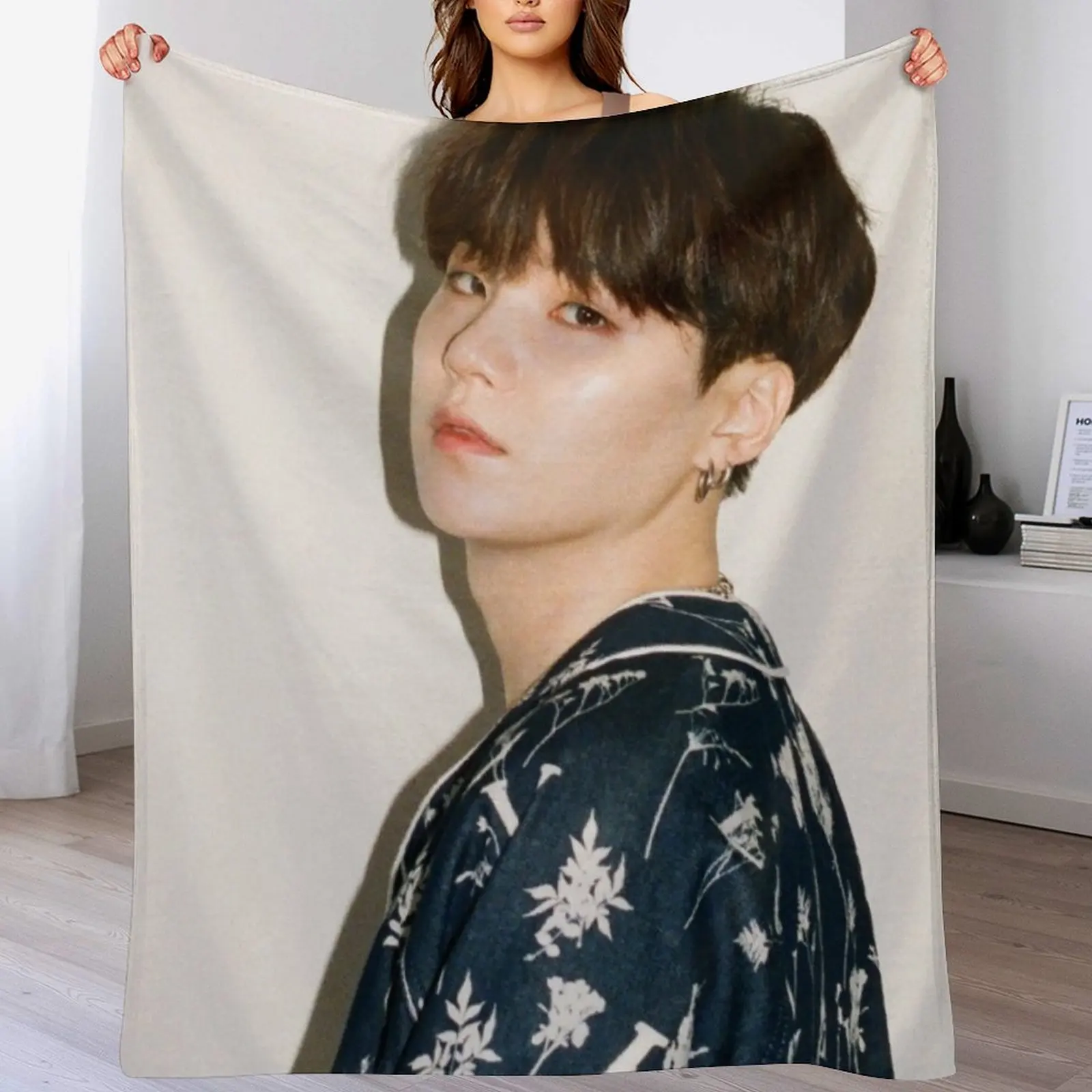 

Suga Throw Blanket Decorative Sofas Warm Flannels Hairy Blankets
