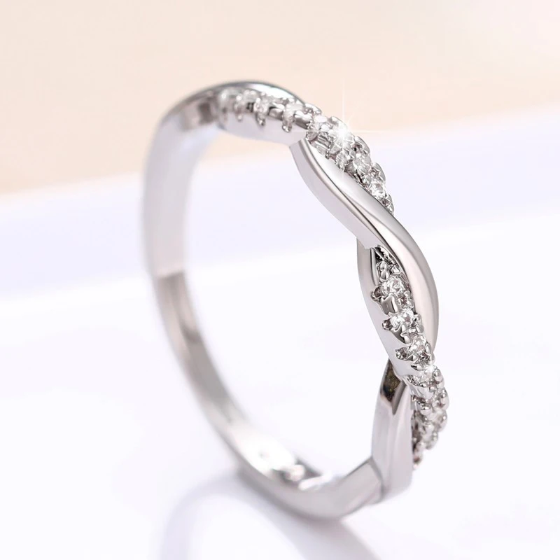 Huitan – bagues torsadées classiques et simples pour femmes, 3 couleurs métalliques, accessoires de doigt exquis, usage quotidien, bijoux polyvalents