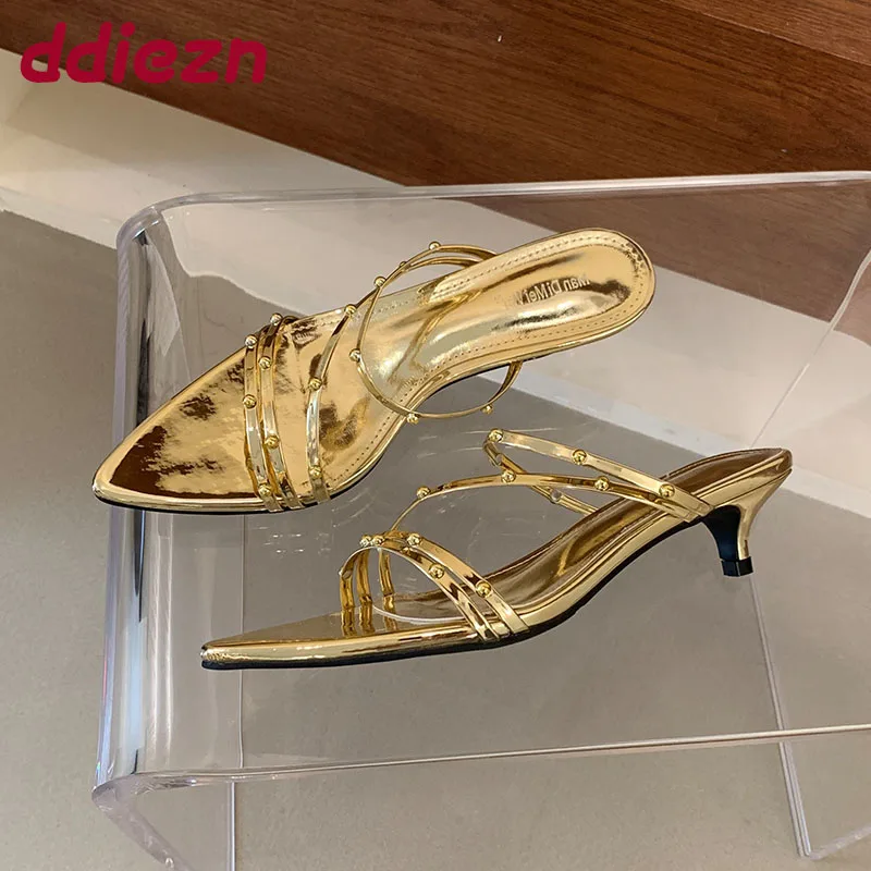 

Fashion Metal Rivet Women Low Heel Slides Slippers Female Sandals Shoes Pointed Toe Footwear Ladies Heeled Slippers Shoes Pumps