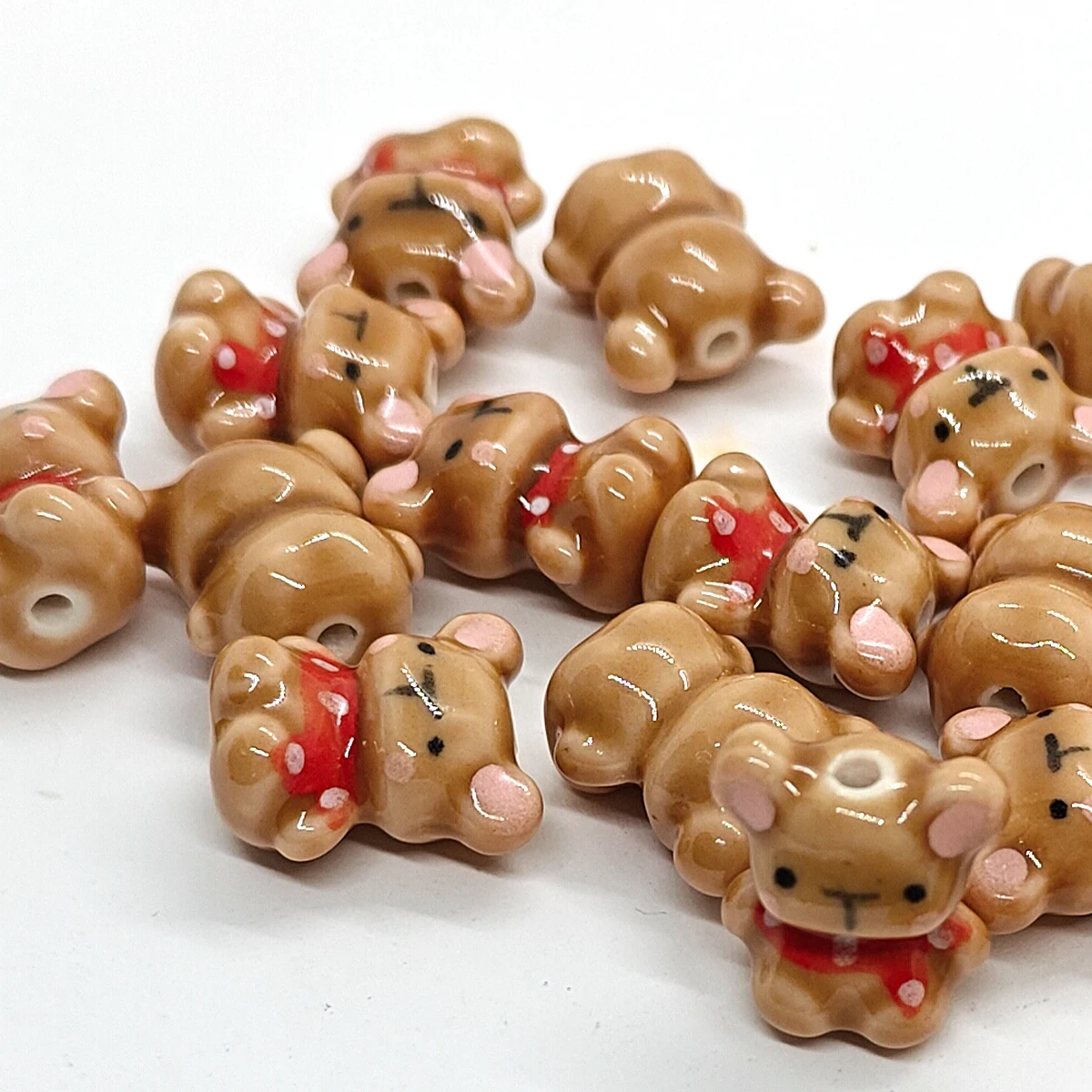 Brauner Bär mit Rotem Schal Ke – Tablet Cute Accessories Bewertung und Preis