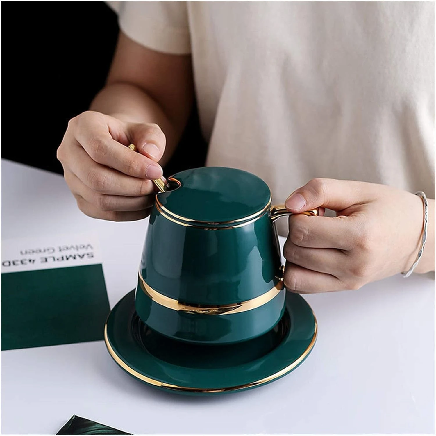 Elegant Chinese Green Porcelain Ceramics Coffee Cup Set with Lid, Spoon, and Dish - Stylish, Beautiful, and Classic Drinkware fo