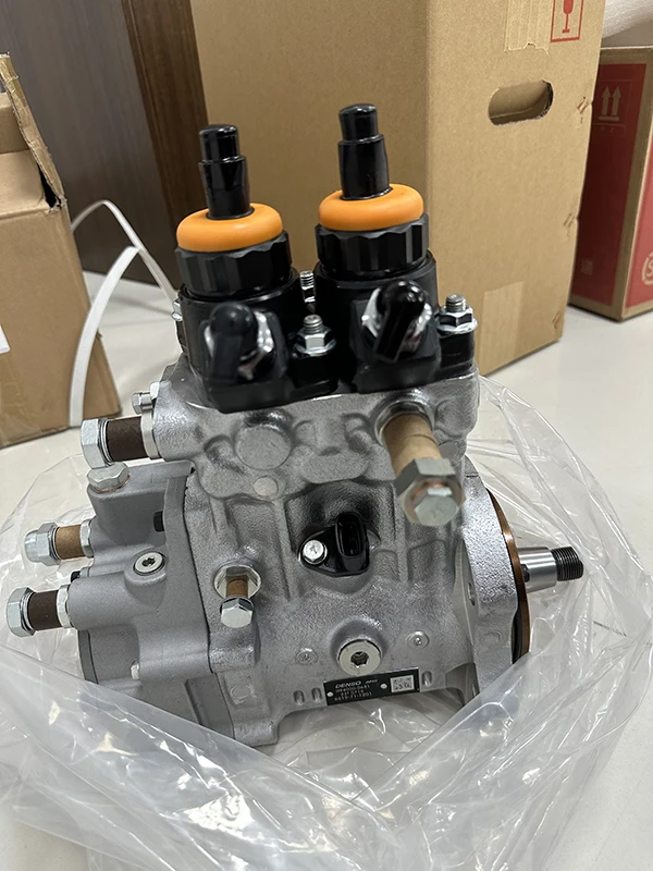 Engine Parts Fuel Pump 6219-71-1201 for PC2000-8 Excavator Fuel Pump 6219711201