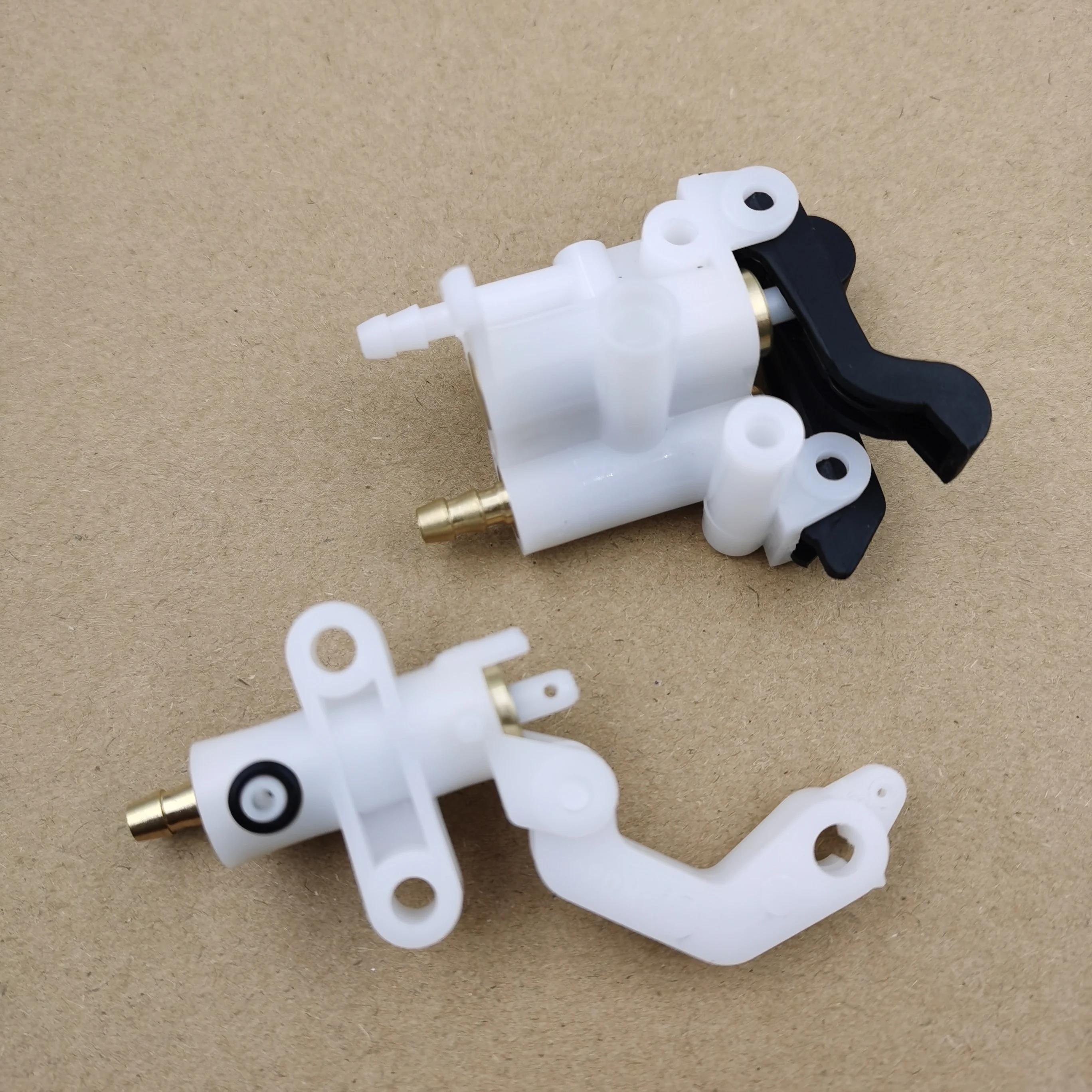 

OE:81623986092 0009109438 A0009109438 1126814 1143669 For MAN /BENZ ACTROS/ MSG 906 Truck Seat Levelling Valve Repair Kit