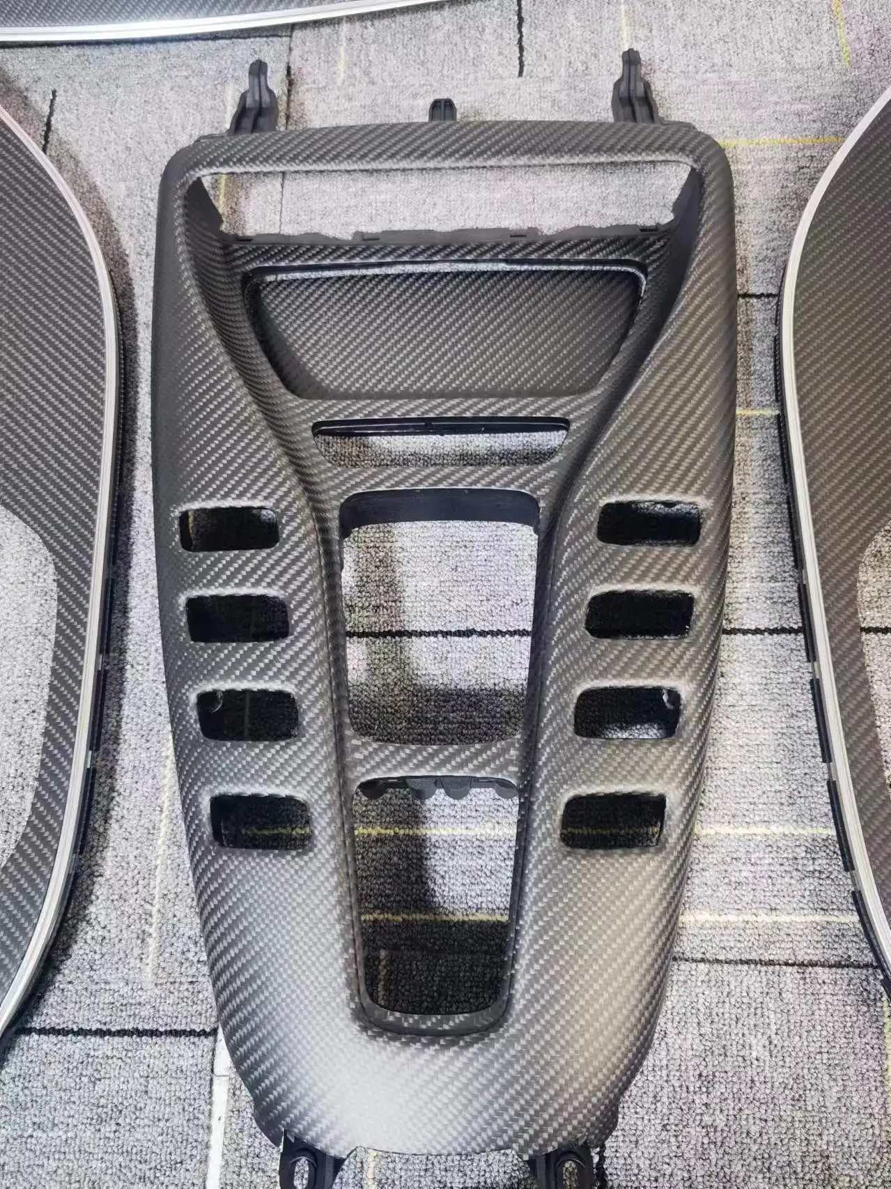 For Mercedes-Benz AMG GT Interior Replacement Parts Carbon Fiber Central Dashboard Trim Accesorios Para el Coche