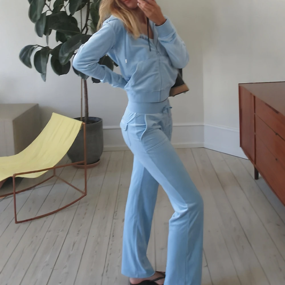 Set sportivo autunno inverno da donna, top con cappuccio a maniche lunghe e pantaloni dritti a vita alta alla caviglia, outfit basic quotidiano