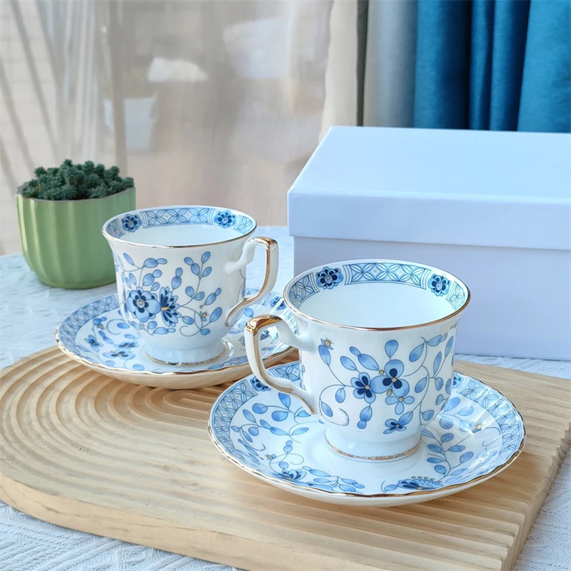 

Vintage Bone china Gilded Edges Blue and White Coffee Two Cup and Saucer Afternoon Tea Set Gift Box Set Light Luxury Gift