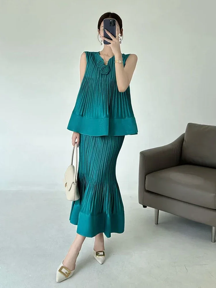 Miyake 2025 verão sem mangas com decote em v camiseta e cintura elástica saia bustier cor sólida verão plissado conjunto de duas peças feminino