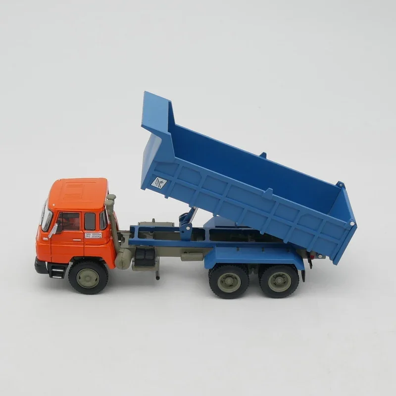 Diecast Ixo 1:43 Scale Barreiros 64-26V Barreiros Dump Truck Alloy Car Model Collectible Toy Gift Souvenir Display Ornament