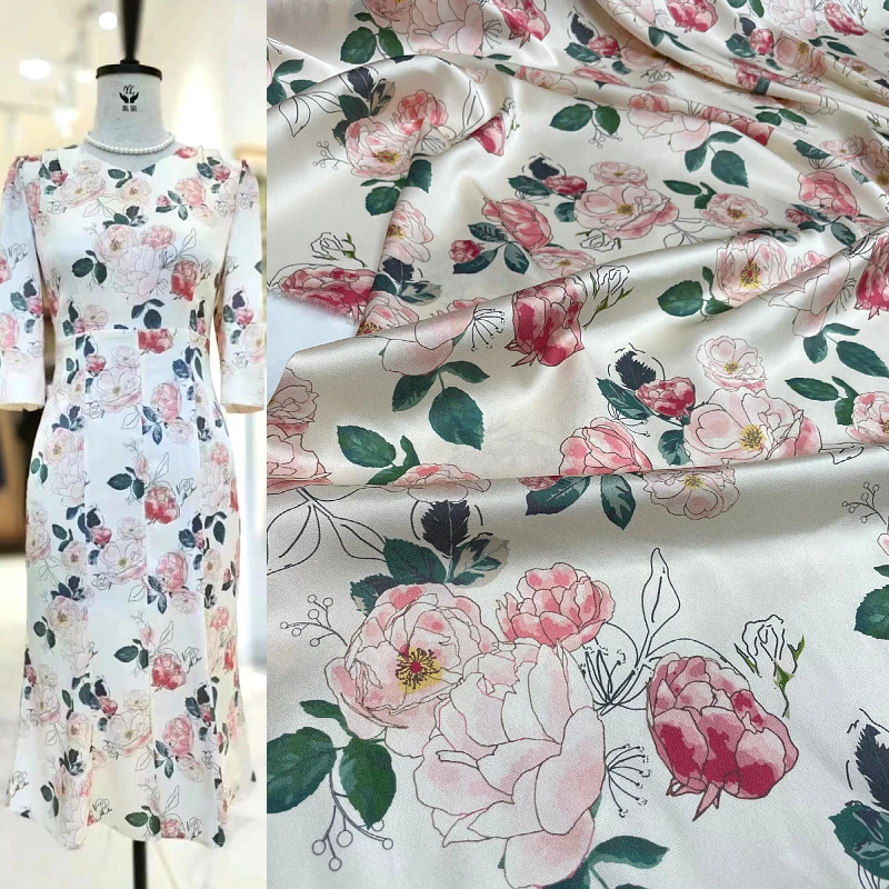 

Temperament Ladies Milk White Bottom Hand-painted Camellia Print Mulberry Silk Fabric Stretch Twill Clothing Designer Fabric